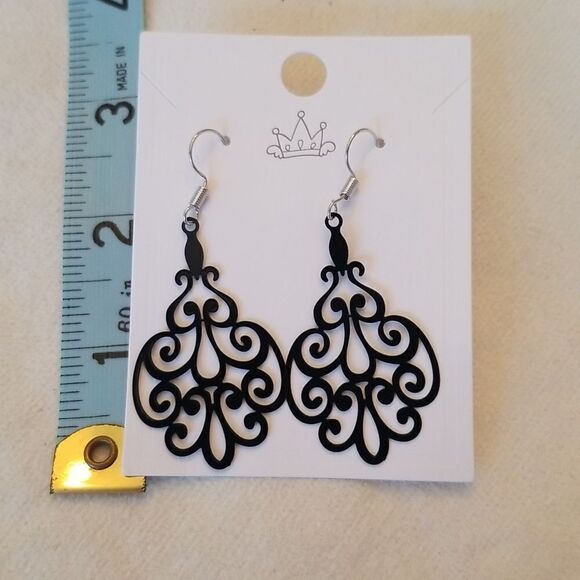 ❤ Black Dangle  Earrings - Picture 2 of 4